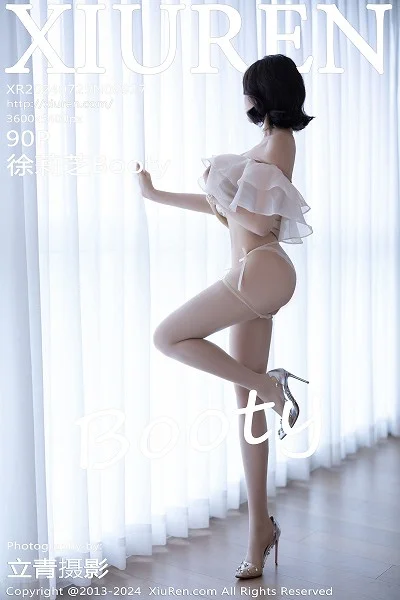 徐莉芝Booty性感浅色连衣短裙+黑色情趣内衣迷人绝美写真