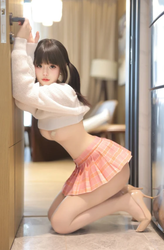 [秀人付费] 徐若兮 诱人私拍福利 肉色丝袜