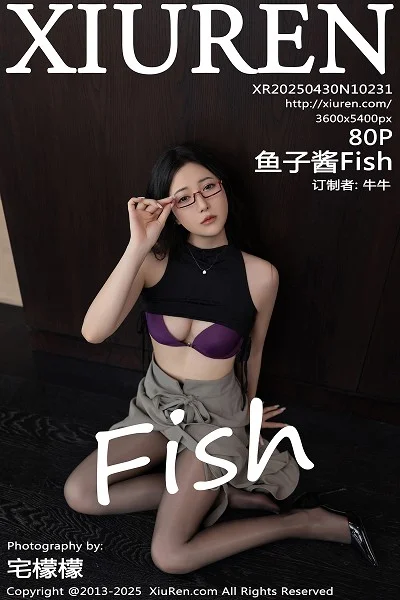 鱼子酱Fish私房性感紫色内衣配黑丝吊袜秀完美身材绝美写真