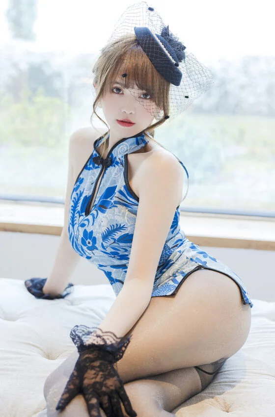 [秀人付费] 张思允 诱人私拍福利 青瓷旗袍