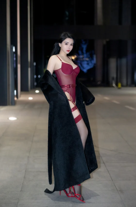 [秀人付费] 李若汐 诱人私拍福利 红色情趣