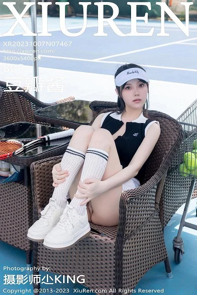 豆瓣酱性感白色短裙网球运动服饰秀翘臀美腿撩人绝美写真