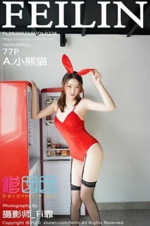 A.小熊猫私房红色兔女郎配吊带黑丝秀完美身材绝美写真