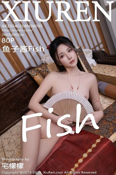 鱼子酱Fish贺新春主题红色服饰露红布兜秀曼妙身姿绝美写真