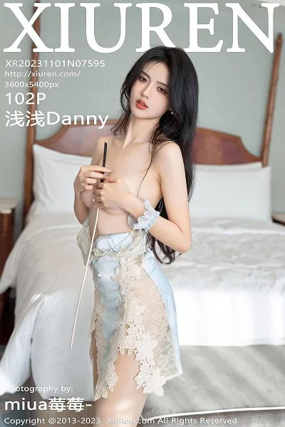 浅浅Danny性感粉色连衣短裙半脱秀丰腴身姿撩人绝美写真