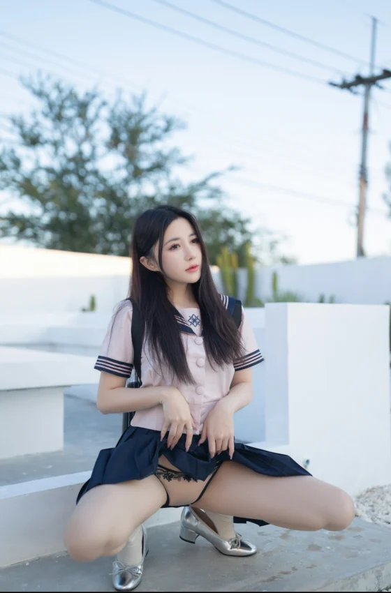 [秀人付费] 鱼子酱Fish 诱人私拍福利 JK写真