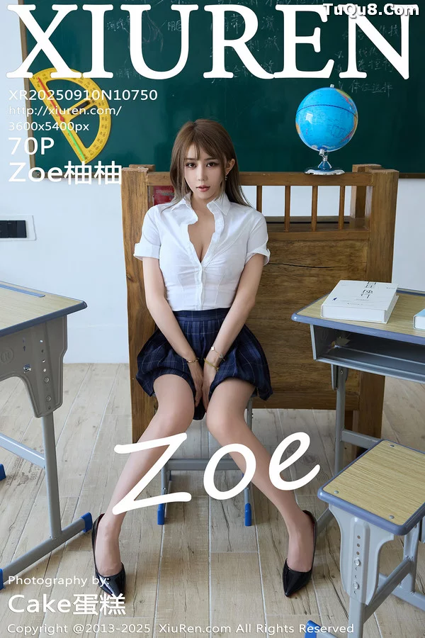 Zoe柚柚教室场景性感JK服装配超薄肉丝秀凹凸身材绝美写真