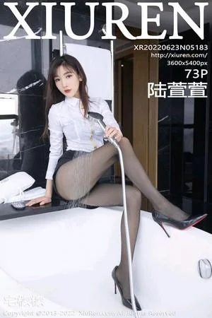 陆萱萱广州-云南旅拍角色扮演性感内衣配无内黑丝绝美写真