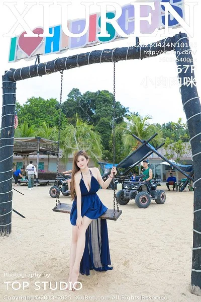 小肉肉咪性感蓝色连衣裙露白色情趣内衣秀凹凸身材绝美写真
