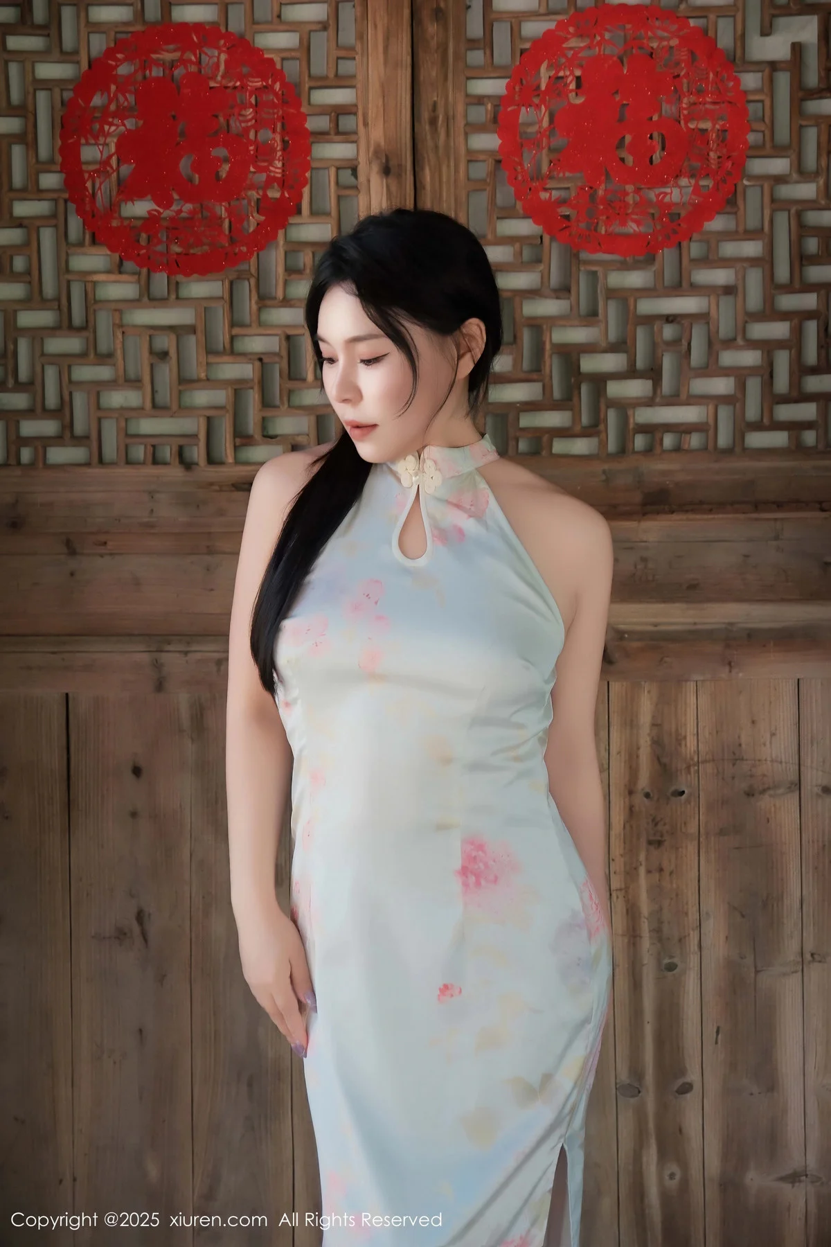 麦田性感浅蓝色旗袍配超薄无内肉丝秀曼妙身姿撩人绝美写真 第 37 张