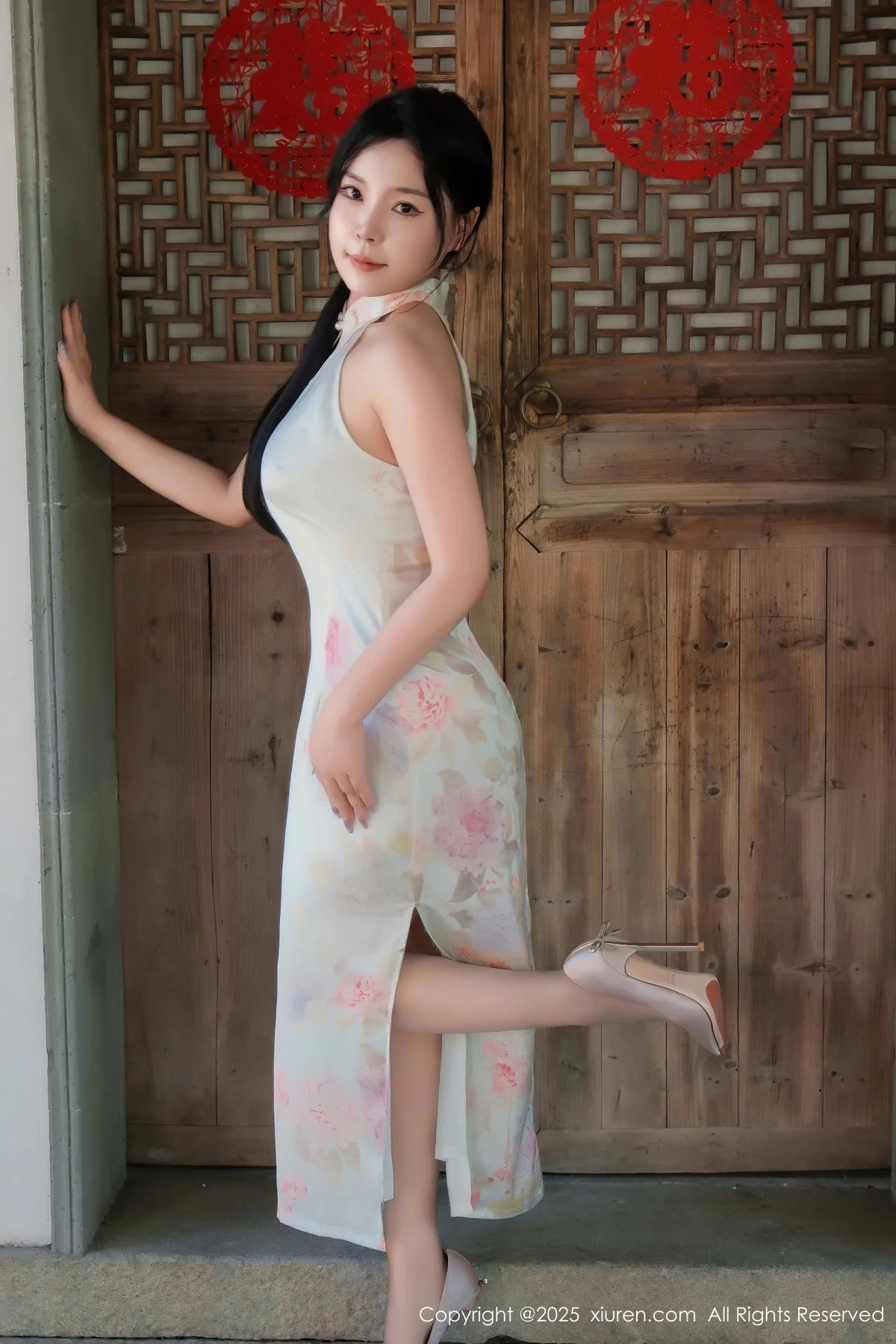 麦田性感浅蓝色旗袍配超薄无内肉丝秀曼妙身姿撩人绝美写真 第 39 张