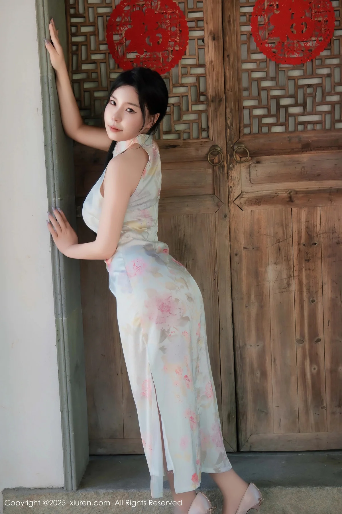 麦田性感浅蓝色旗袍配超薄无内肉丝秀曼妙身姿撩人绝美写真 第 43 张