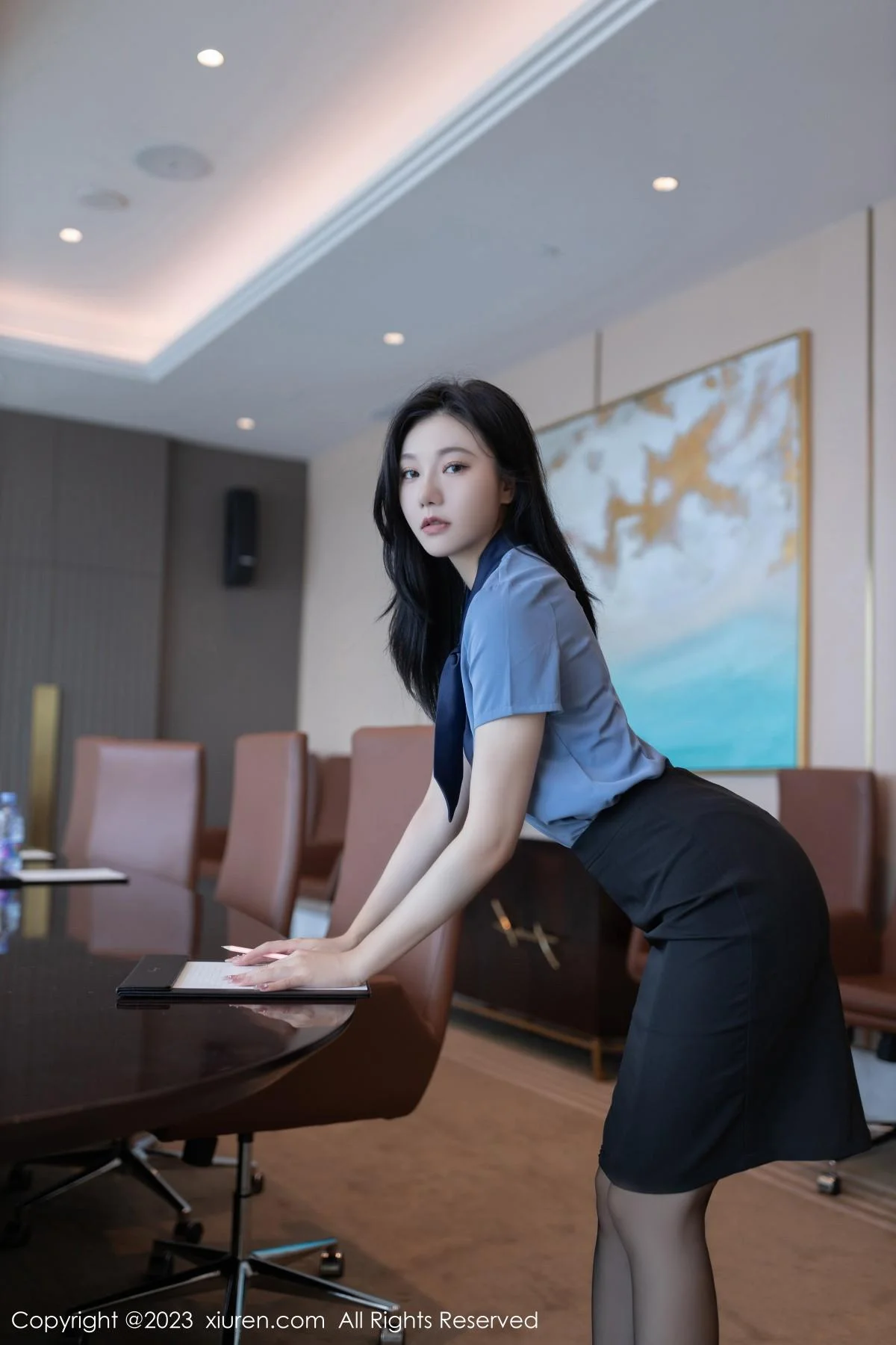 安然anran职员OL装扮性感玫红色内衣配开档黑丝绝美写真 第 2 张