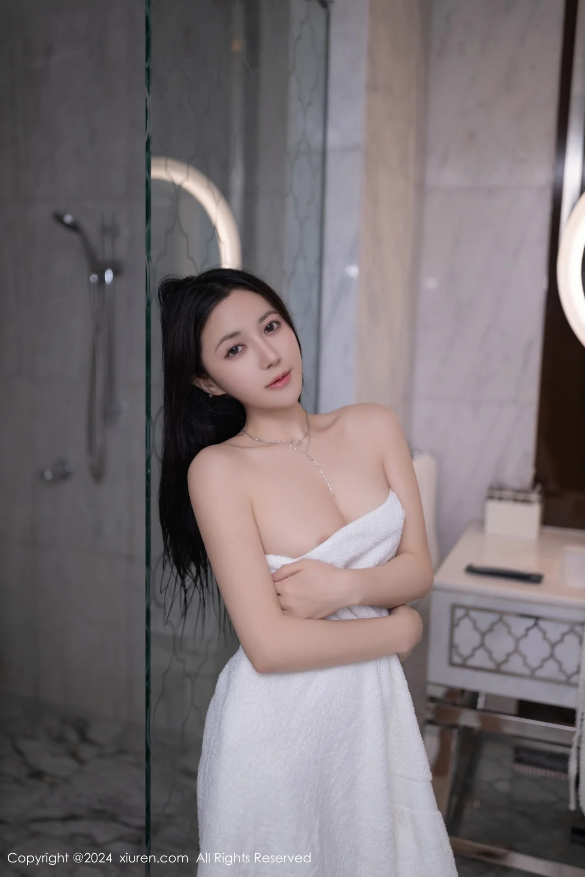 鱼子酱Fish性感白色情趣服饰配白丝吊袜秀婀娜身姿绝美写真 第 158 张