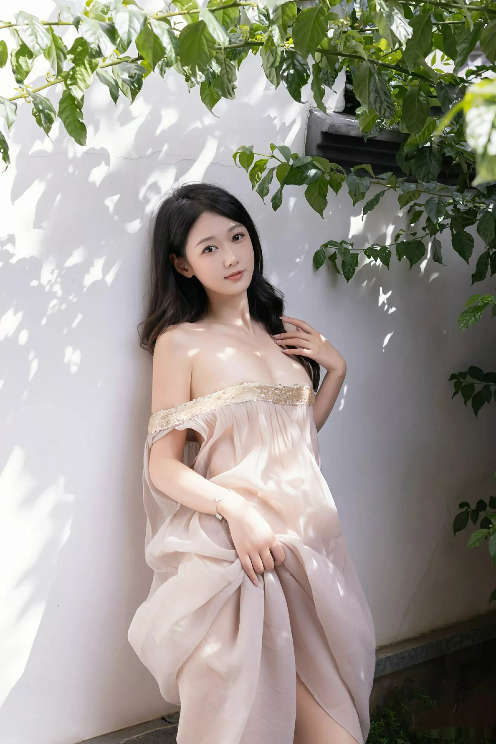 唐安琪性感浅色薄纱服饰配超薄肉丝秀曼妙身姿完美绝美写真 第 28 张