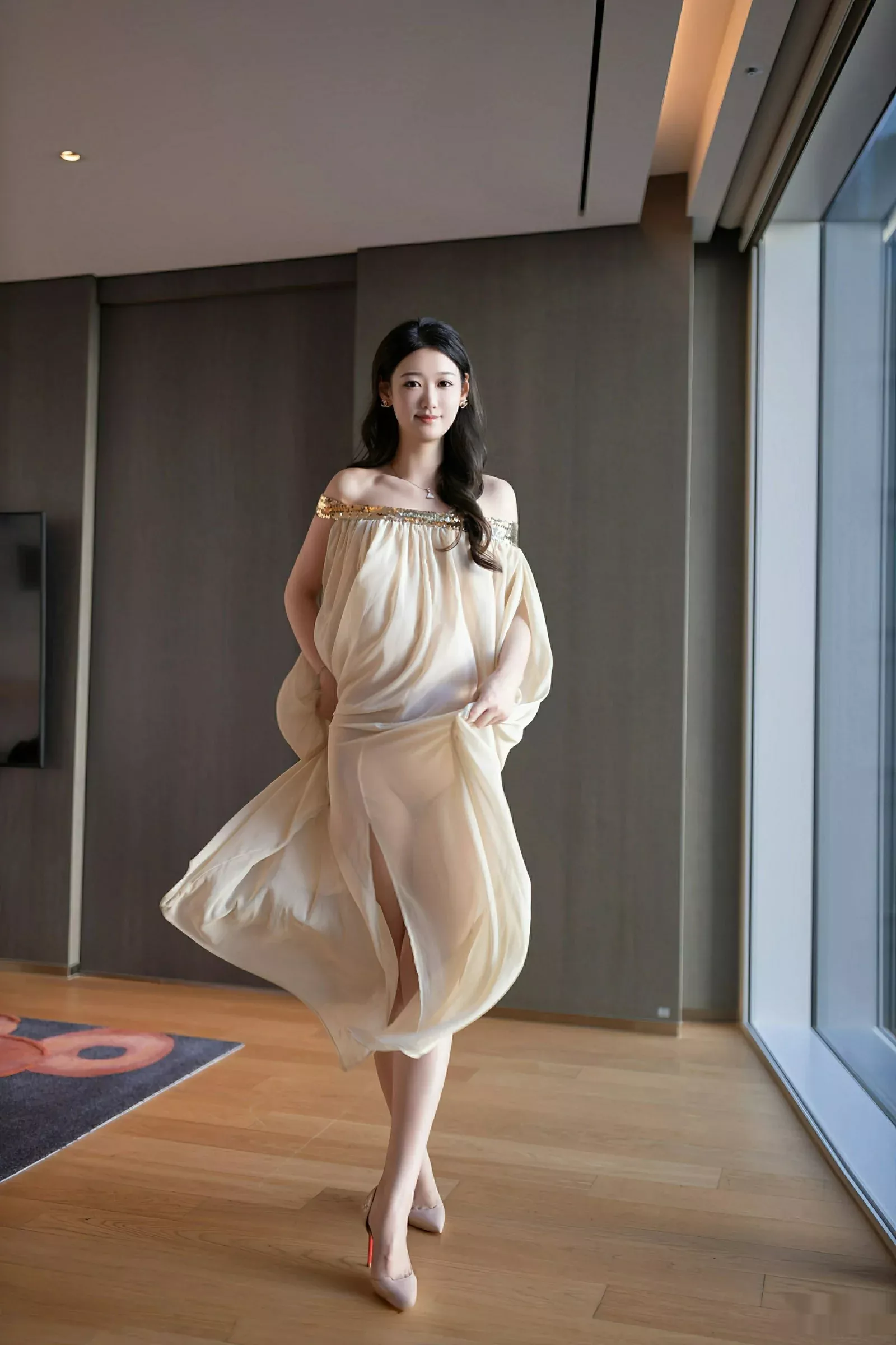 唐安琪性感浅色薄纱服饰配超薄肉丝秀曼妙身姿完美绝美写真 第 9 张