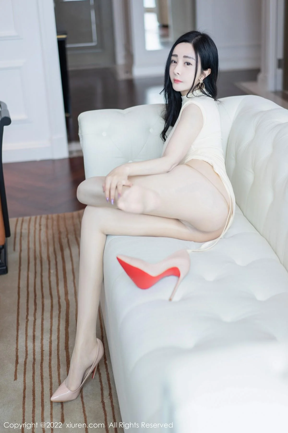 允爾大理旅拍私房白色轻透收身衣配超薄肉丝丰满绝美写真 第 9 张