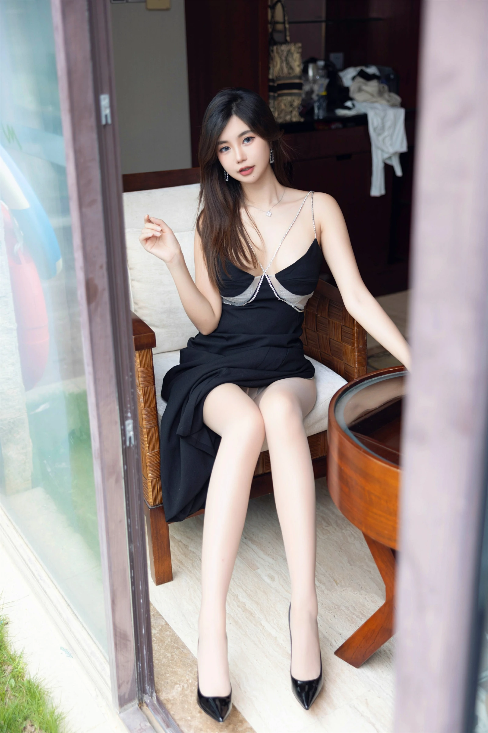 [秀人付费] 绮里嘉ula 诱人私拍福利 邻家小少妇 第 12 张