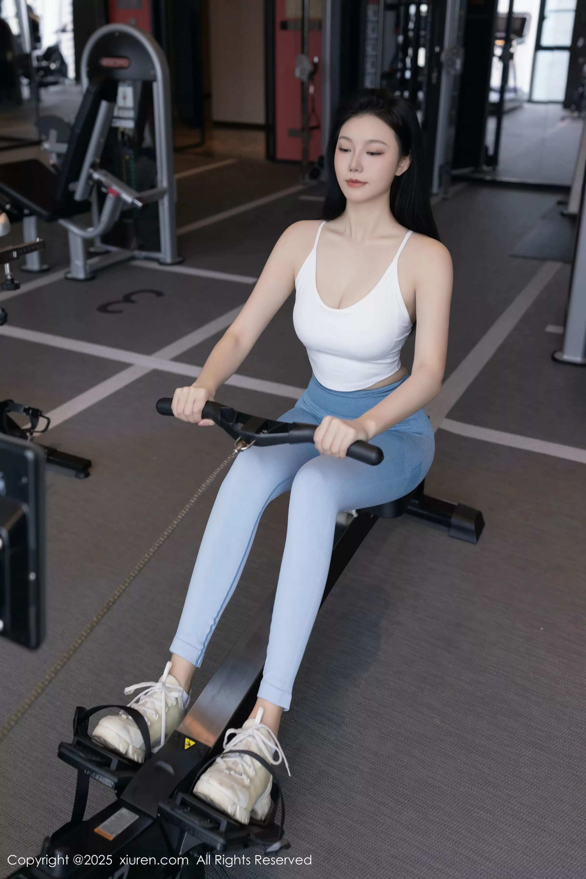 安然anran健身房性感蓝白色运动服秀曼妙身姿完美绝美写真 第 10 张