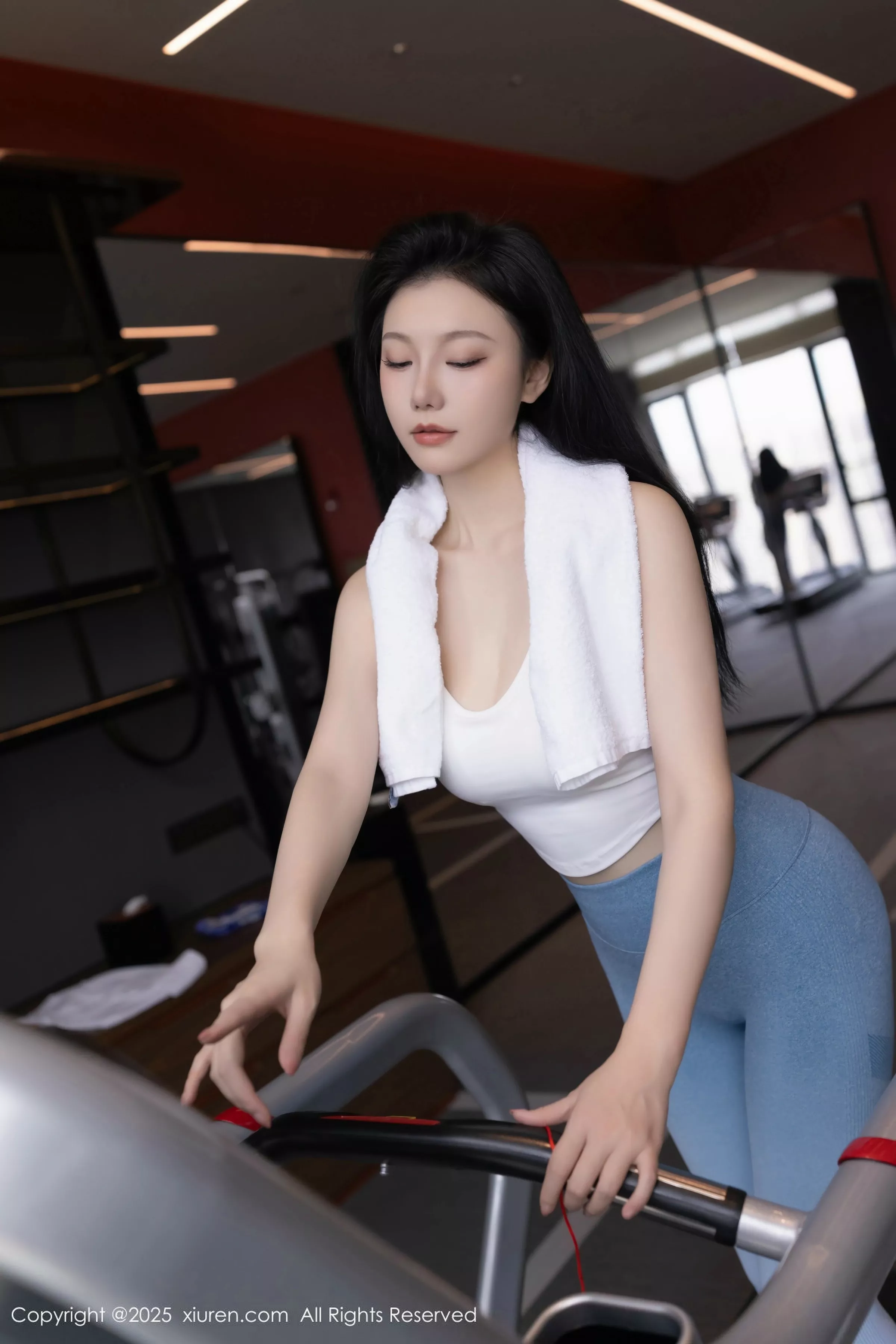 安然anran健身房性感蓝白色运动服秀曼妙身姿完美绝美写真 第 32 张