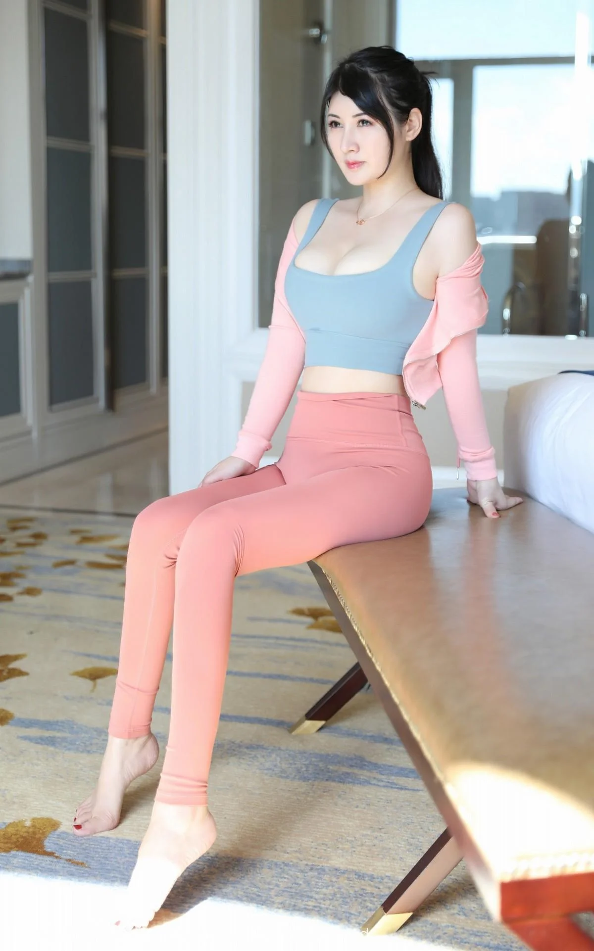 诗诗kiki健身房场景性感紧身运动服秀惹火身材绝美写真 第 18 张