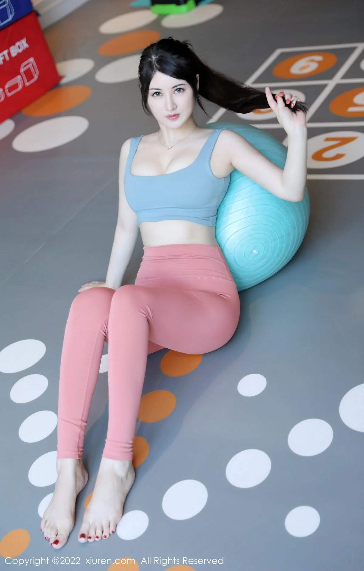 诗诗kiki健身房场景性感紧身运动服秀惹火身材绝美写真 第 7 张