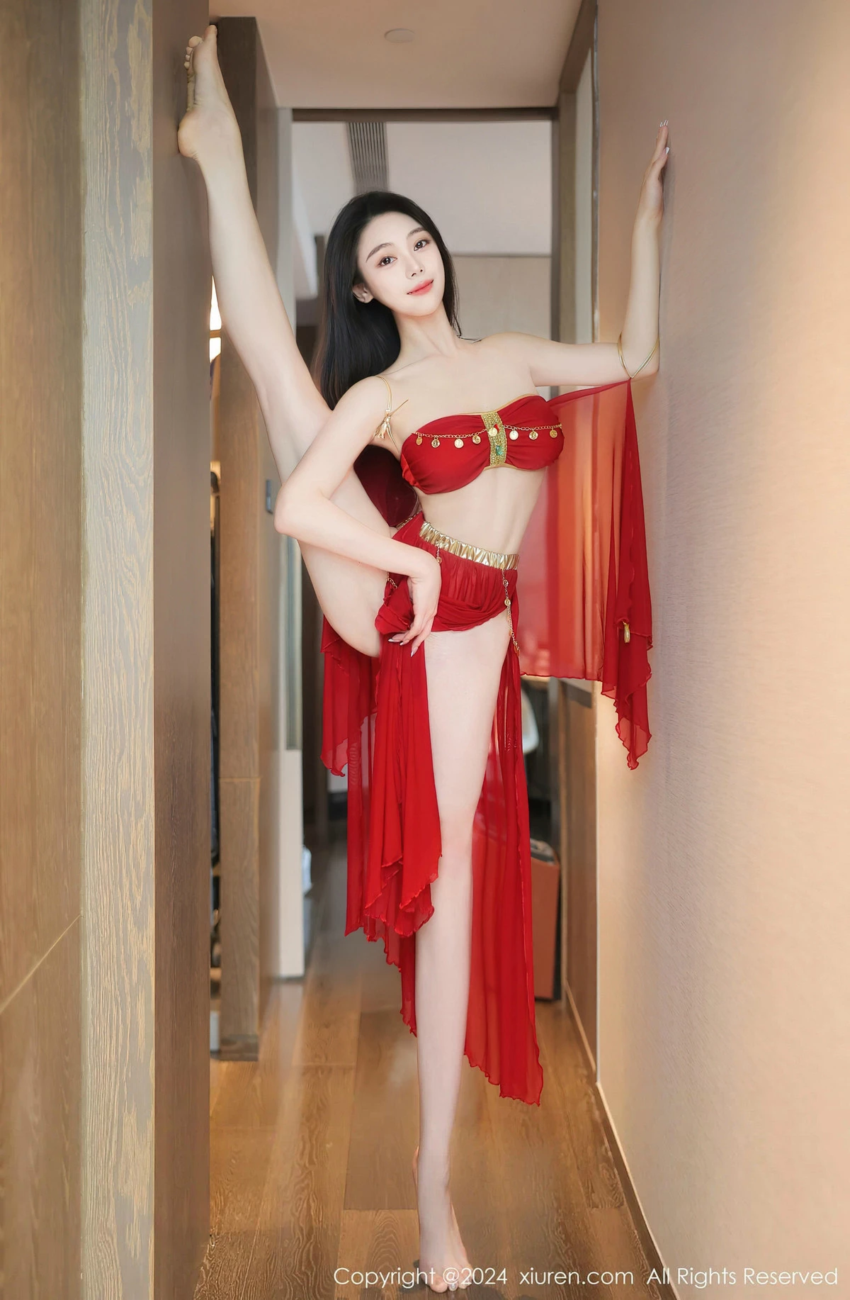 清妙异域舞娘装扮性感红色舞裙秀曼妙身姿修长美腿迷人写真 第 14 张