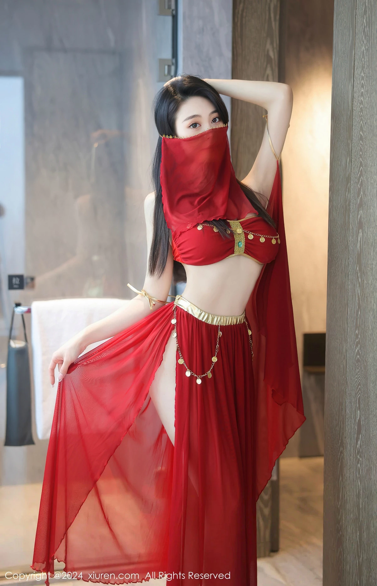 清妙异域舞娘装扮性感红色舞裙秀曼妙身姿修长美腿迷人写真 第 5 张
