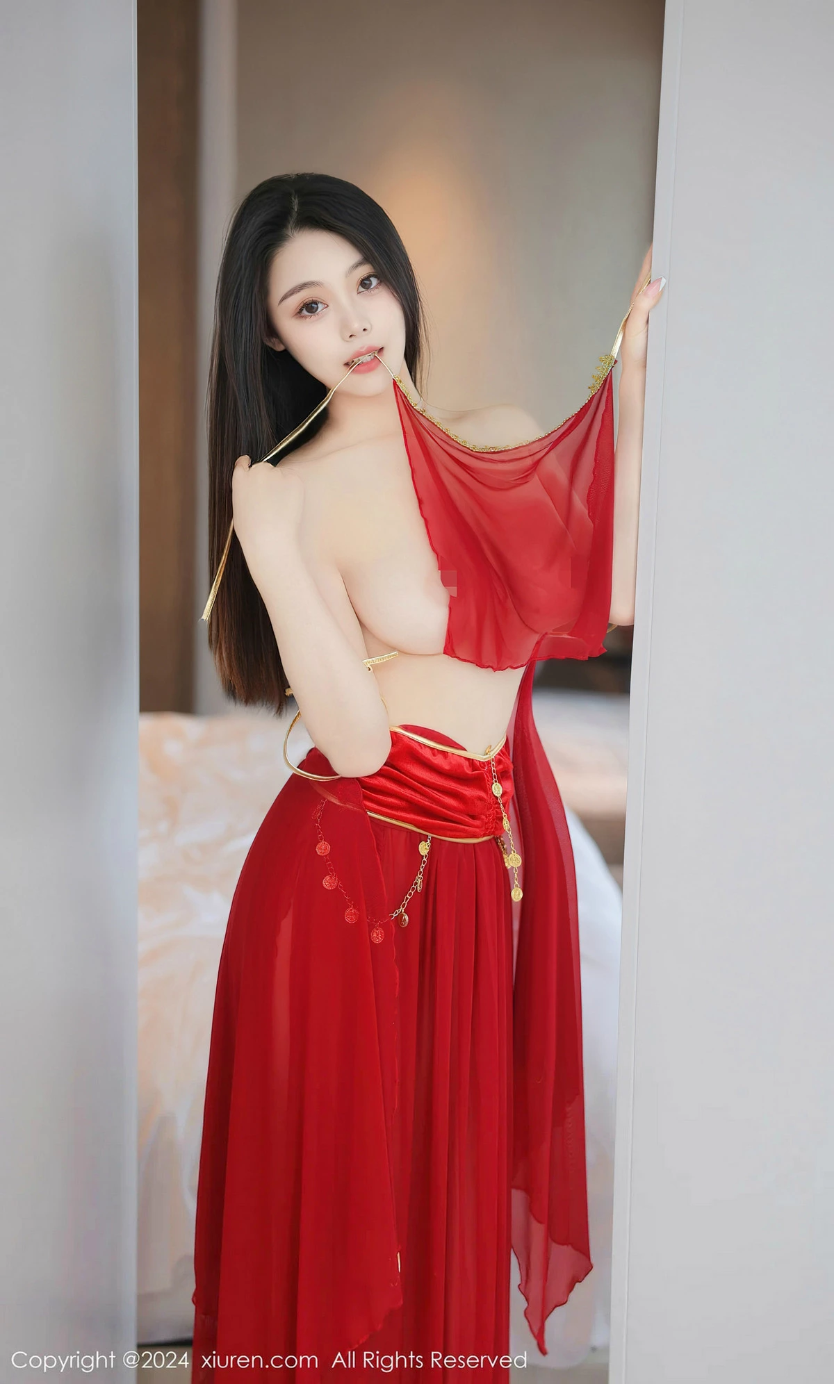 清妙异域舞娘装扮性感红色舞裙秀曼妙身姿修长美腿迷人写真 第 52 张