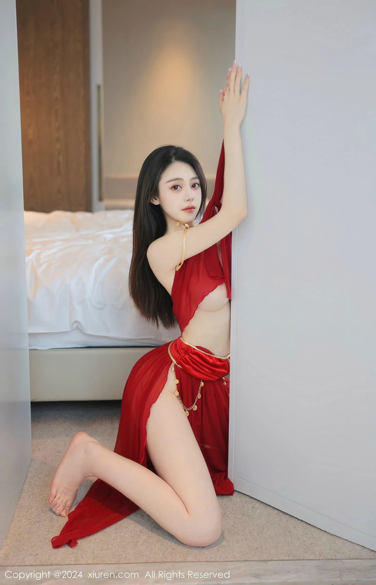 清妙异域舞娘装扮性感红色舞裙秀曼妙身姿修长美腿迷人写真 第 56 张