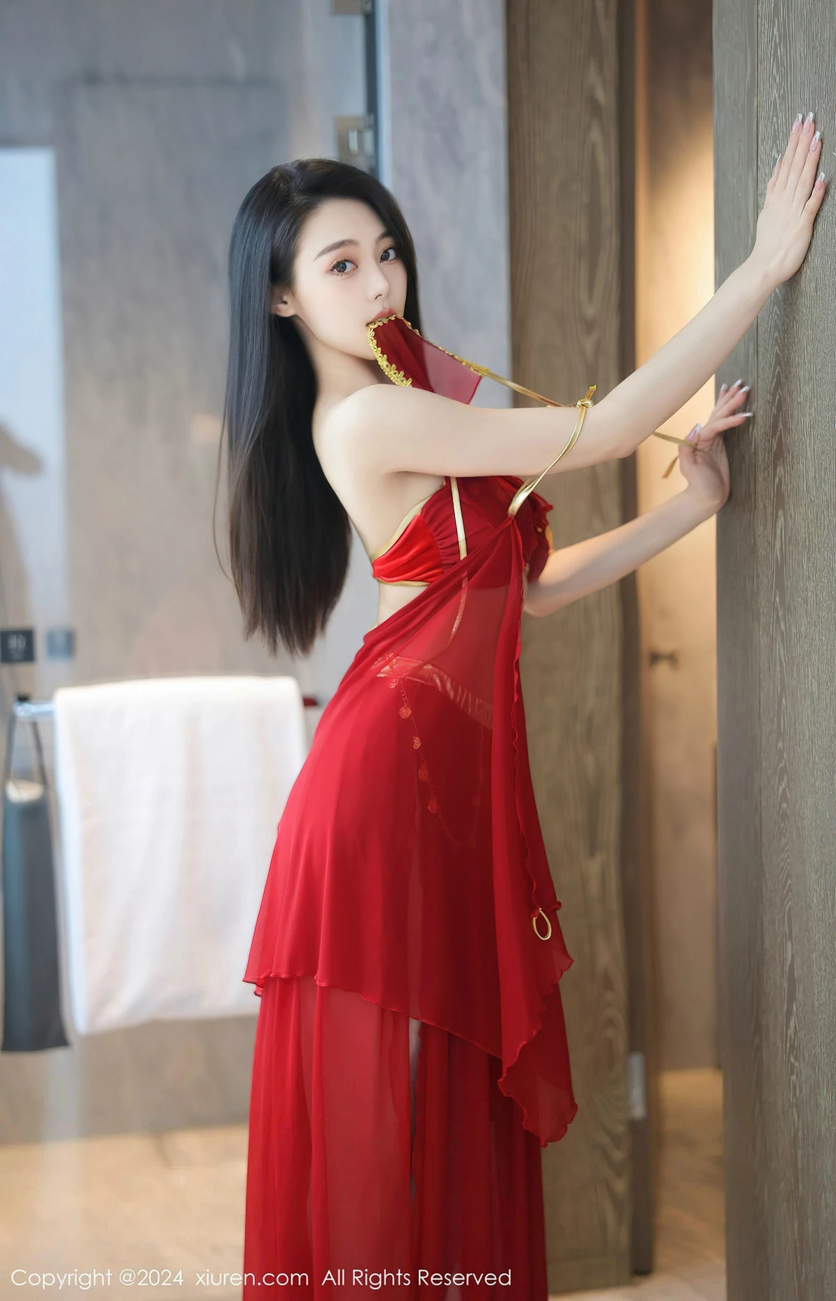 清妙异域舞娘装扮性感红色舞裙秀曼妙身姿修长美腿迷人写真 第 6 张
