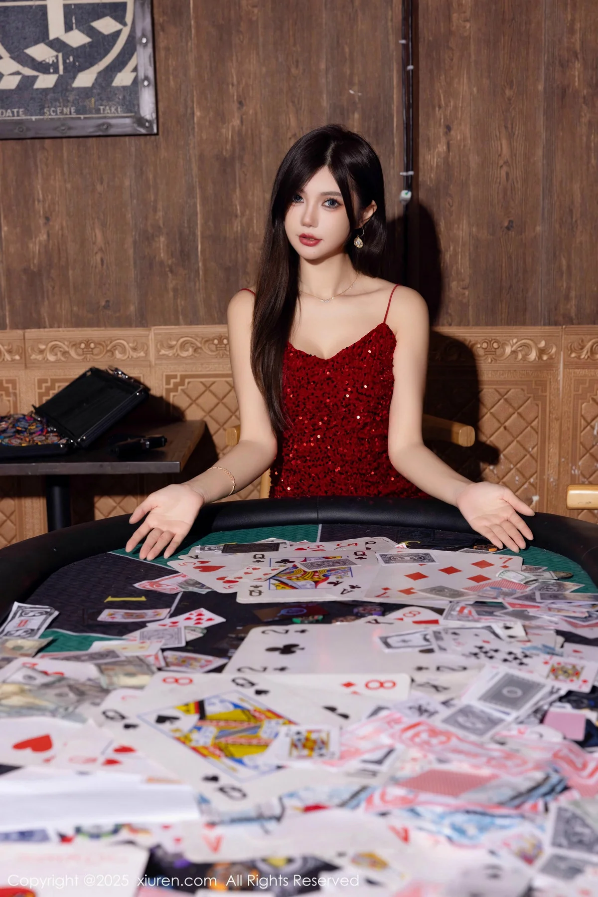 绮里嘉ula性感红色吊带短裙配超薄肉丝秀曼妙身姿绝美写真 第 130 张