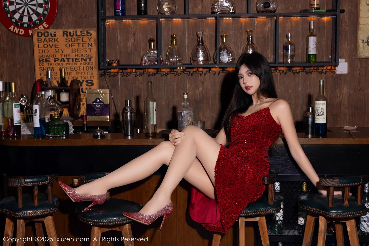 绮里嘉ula性感红色吊带短裙配超薄肉丝秀曼妙身姿绝美写真 第 50 张