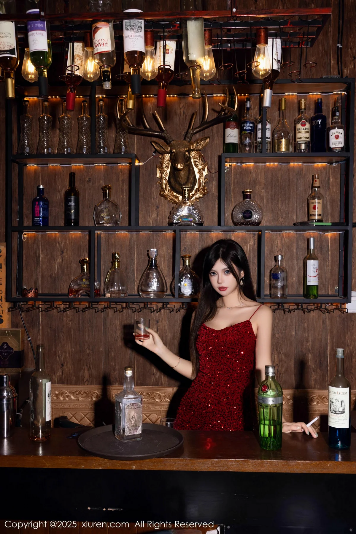 绮里嘉ula性感红色吊带短裙配超薄肉丝秀曼妙身姿绝美写真 第 6 张