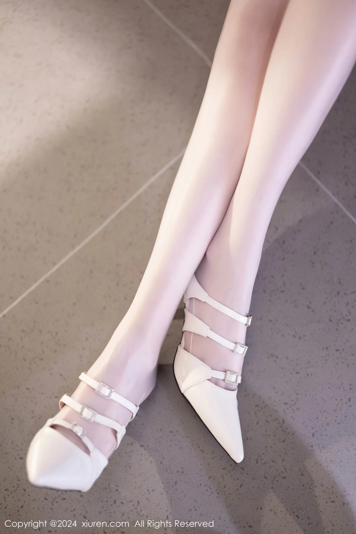 梦心玥深灰色吊带短裙+白色轻透情趣服饰秀曼妙身姿绝美写真 第 132 张