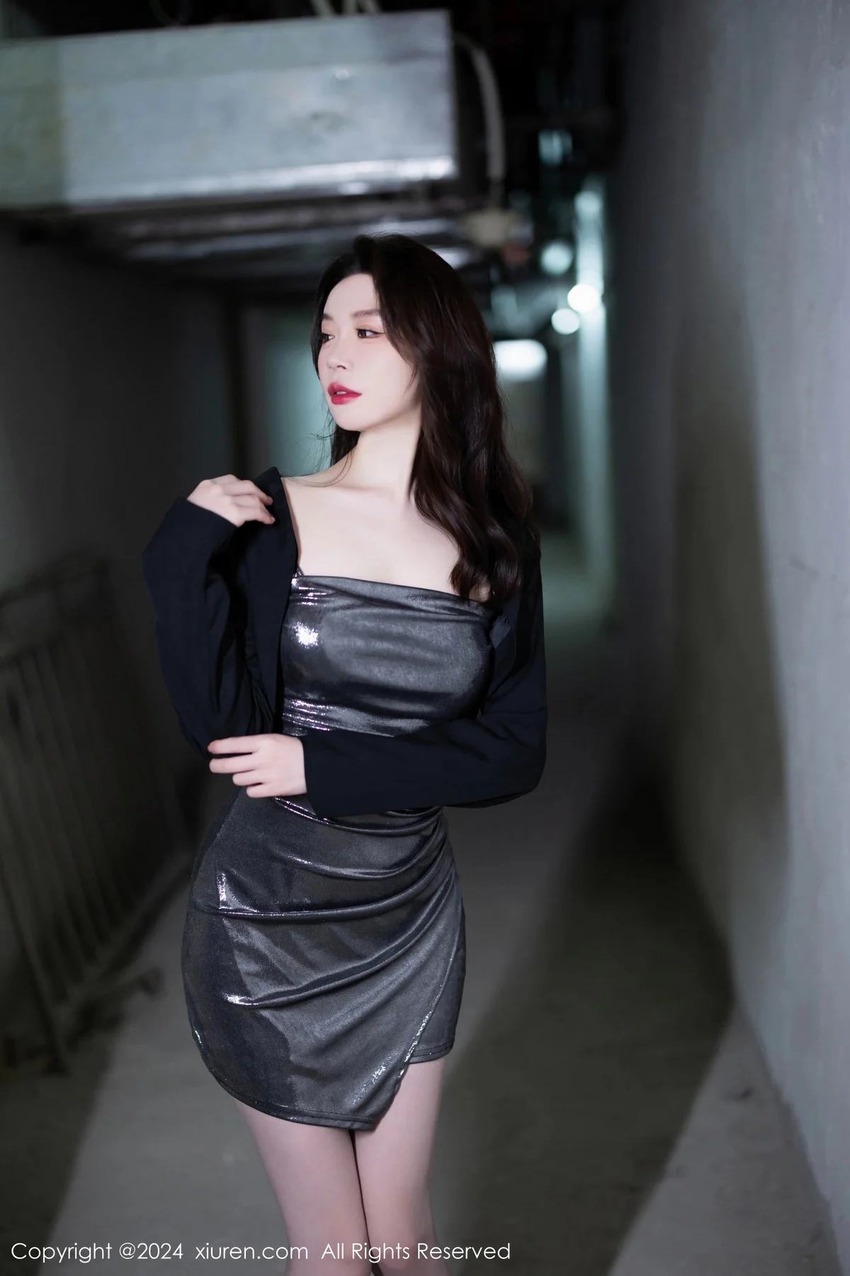 梦心玥深灰色吊带短裙+白色轻透情趣服饰秀曼妙身姿绝美写真 第 6 张