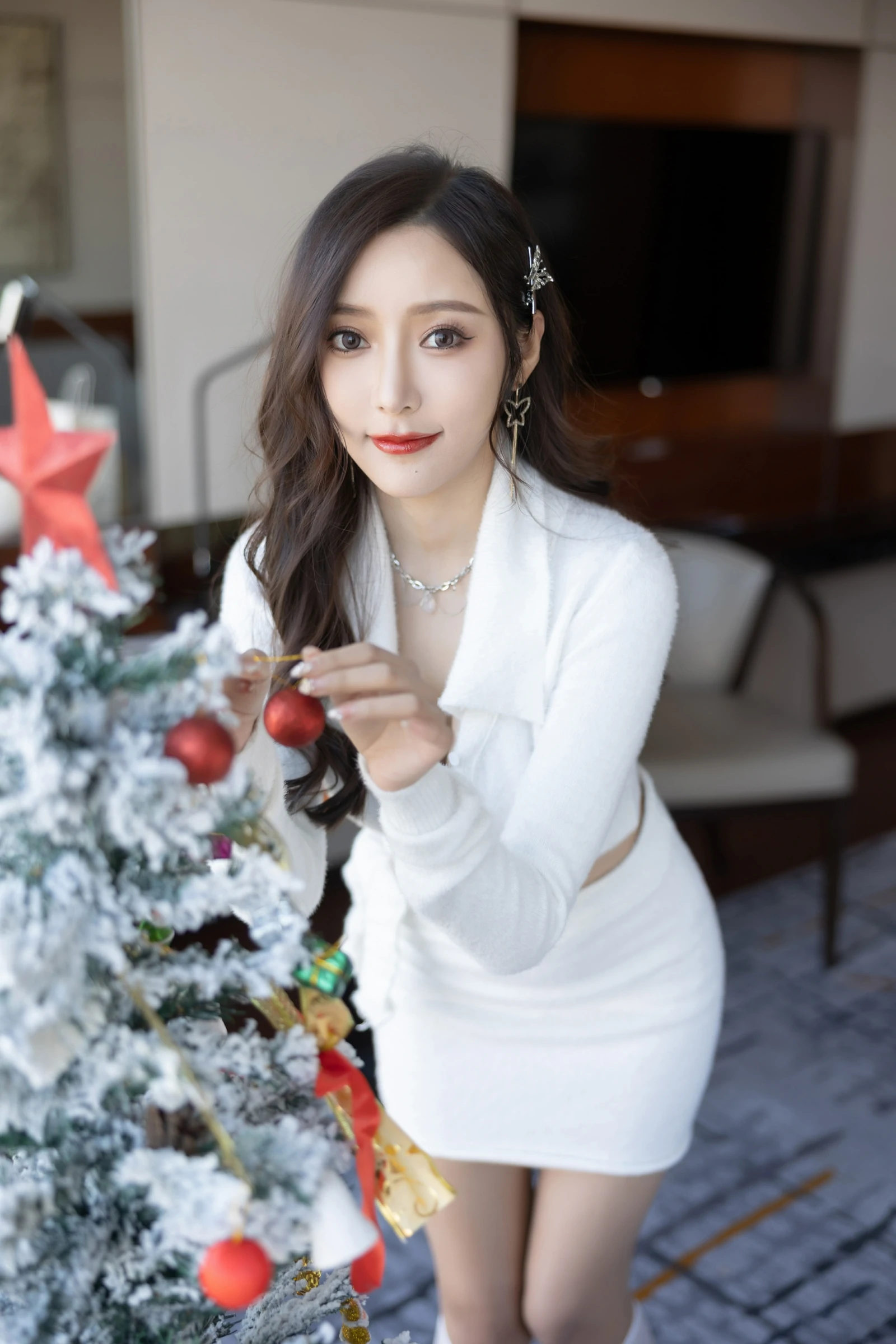 [秀人付费] 王馨瑶Yanni 诱人私拍福利 白色套装 第 3 张