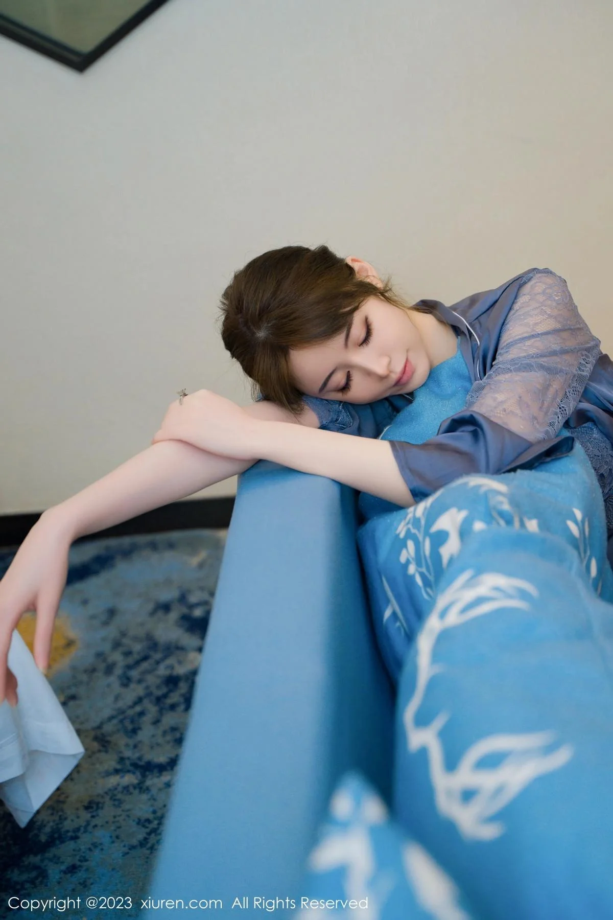 yoo优优性感蓝色蕾丝情趣睡裙半撩秀翘臀美腿迷人绝美写真 第 40 张