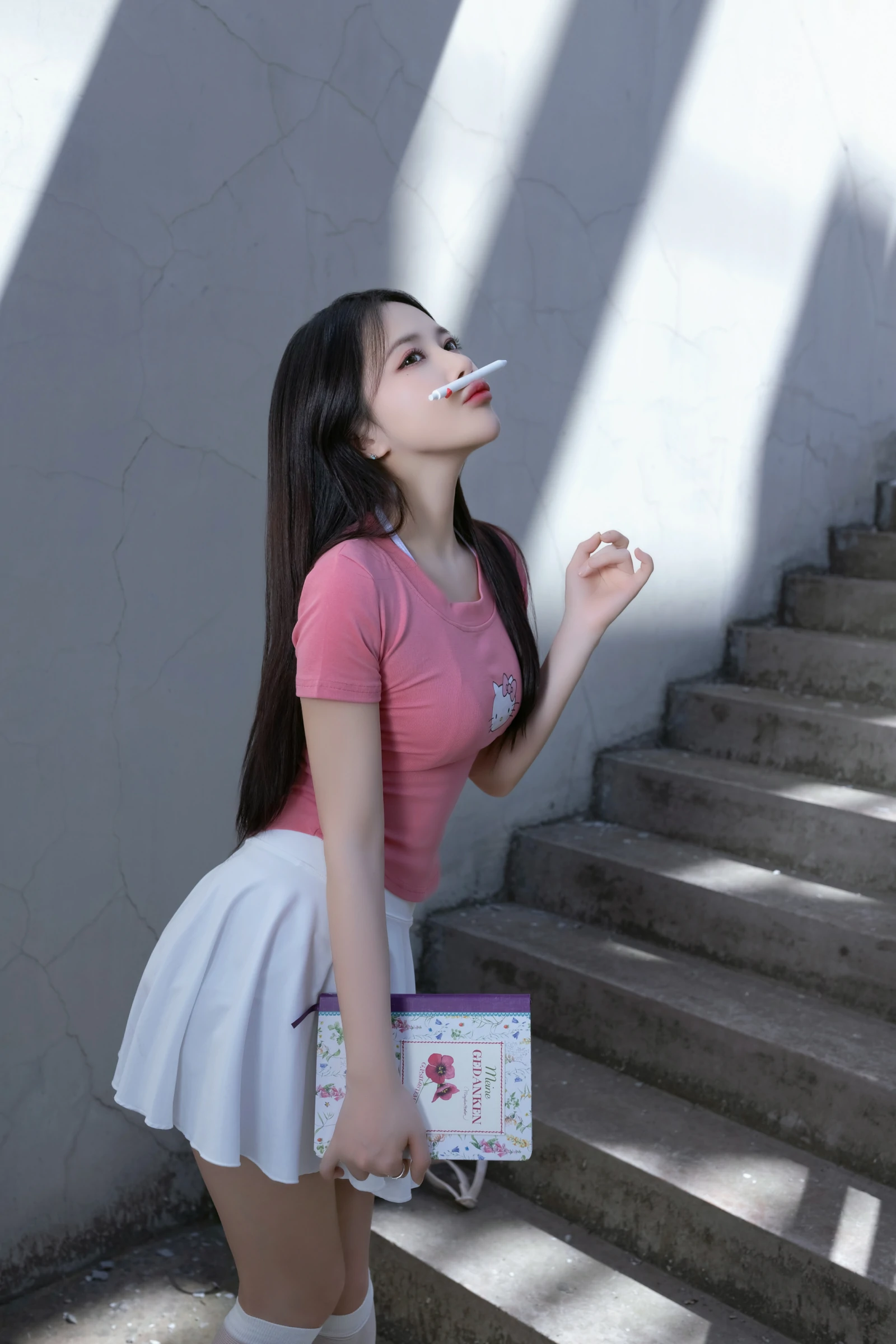[秀人付费] 鱼子酱 诱人私拍福利 天台少女 第 12 张