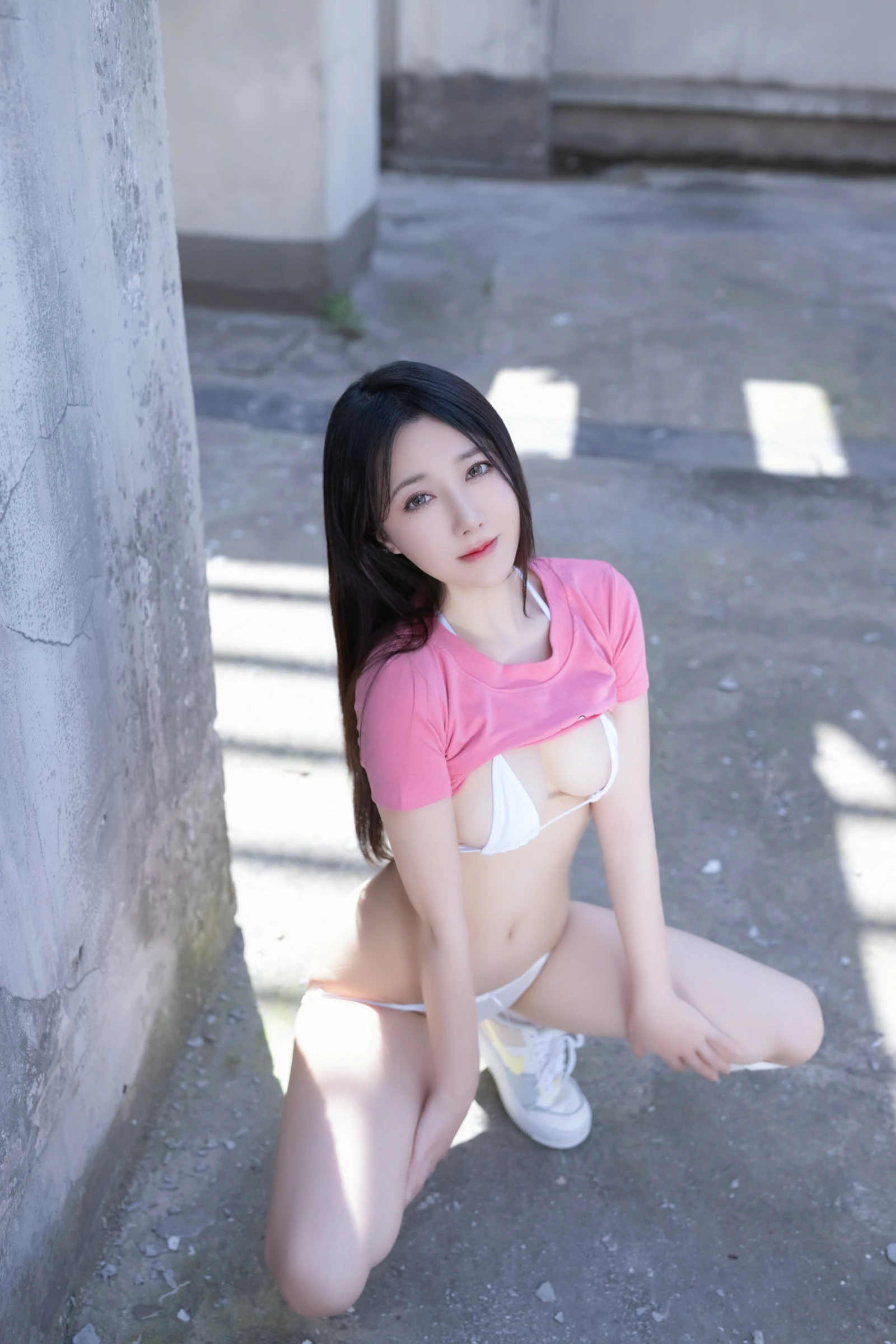 [秀人付费] 鱼子酱 诱人私拍福利 天台少女 第 46 张