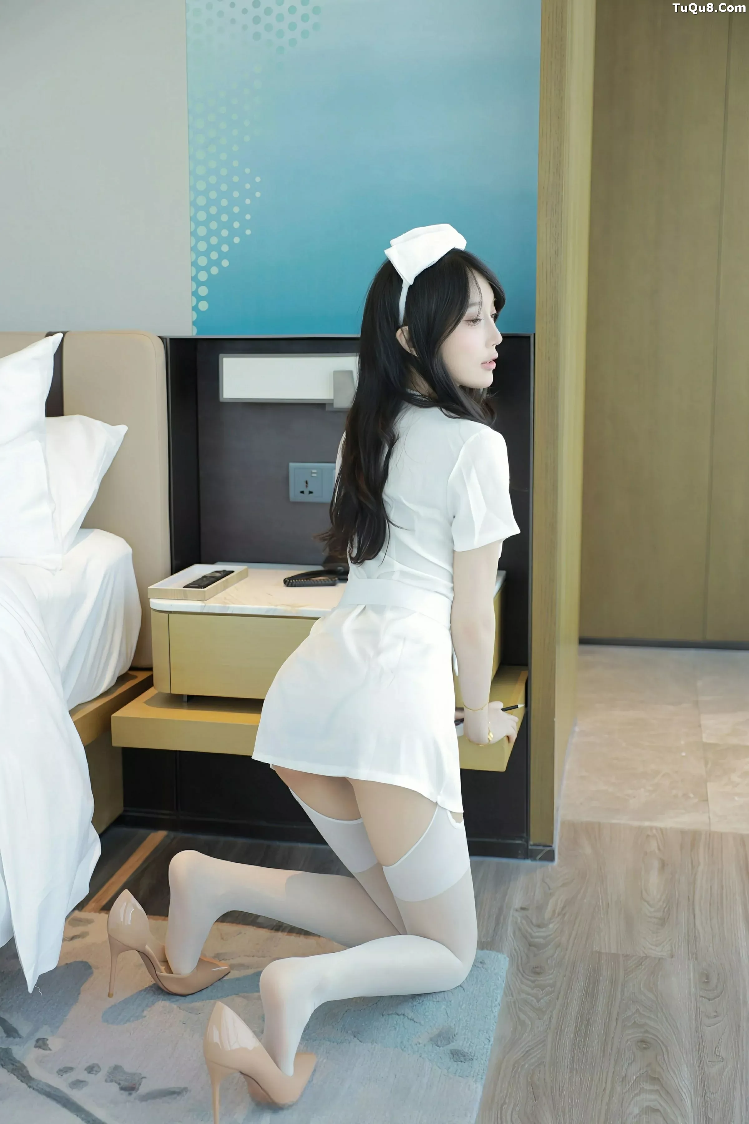 玥儿玥er性感白色护士制服配白丝吊袜秀曼妙身姿绝美写真 第 6 张