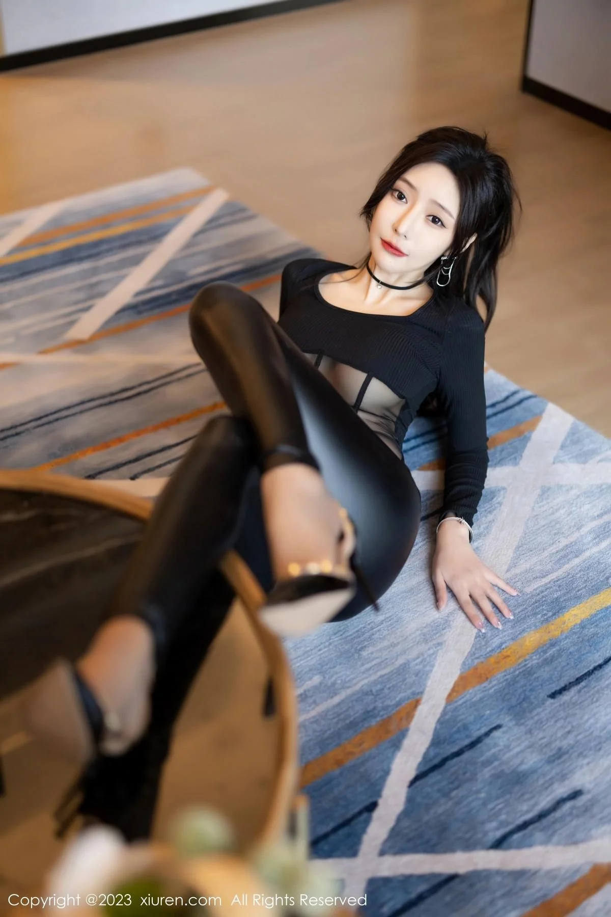 王馨瑶yanni脱黑皮长裤露性感黑色轻透连体衣撩人绝美写真 第 29 张