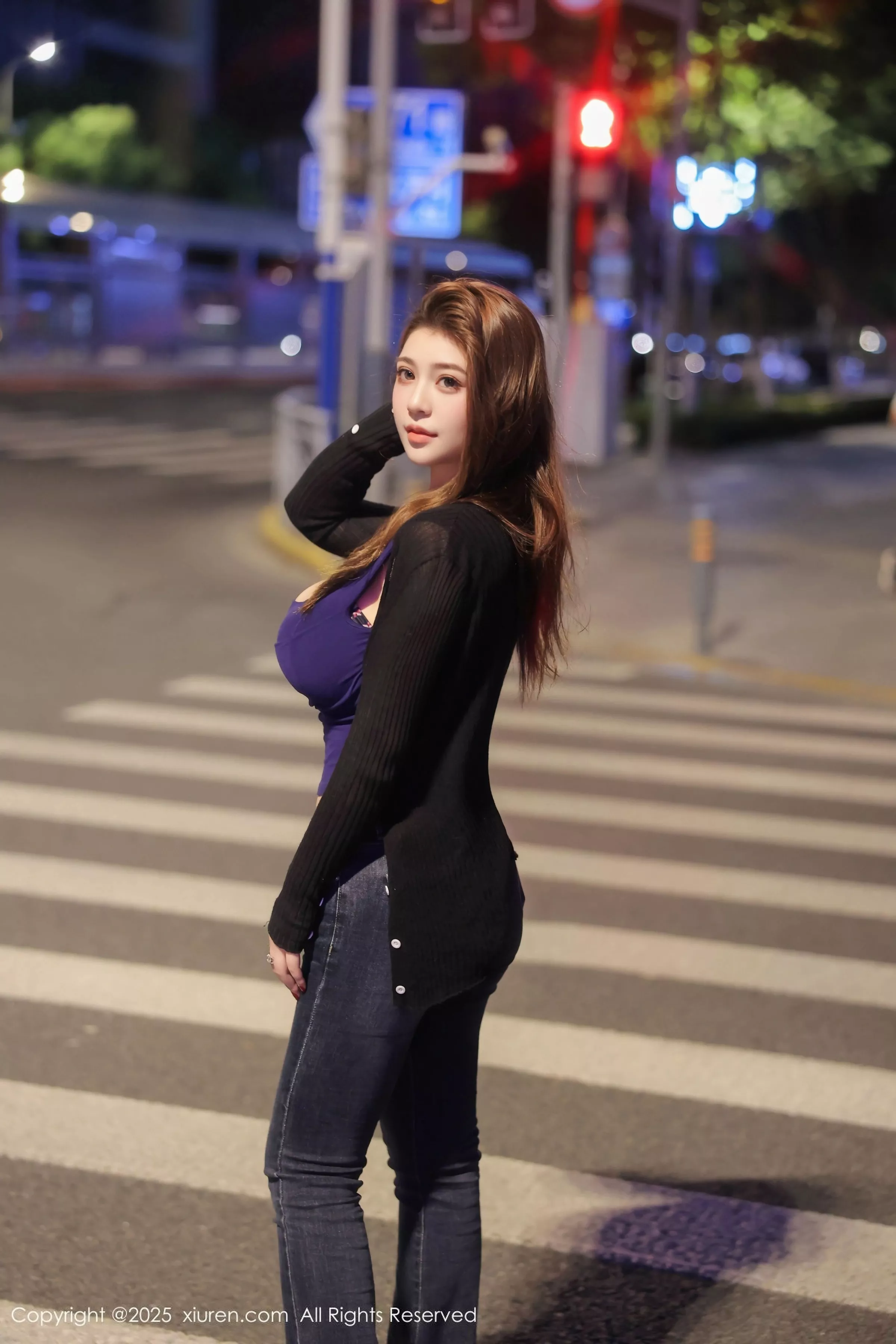 ＪＯＪＯ性感深色内衣配黑色牛仔裤秀丰腴身材绝美写真 第 12 张