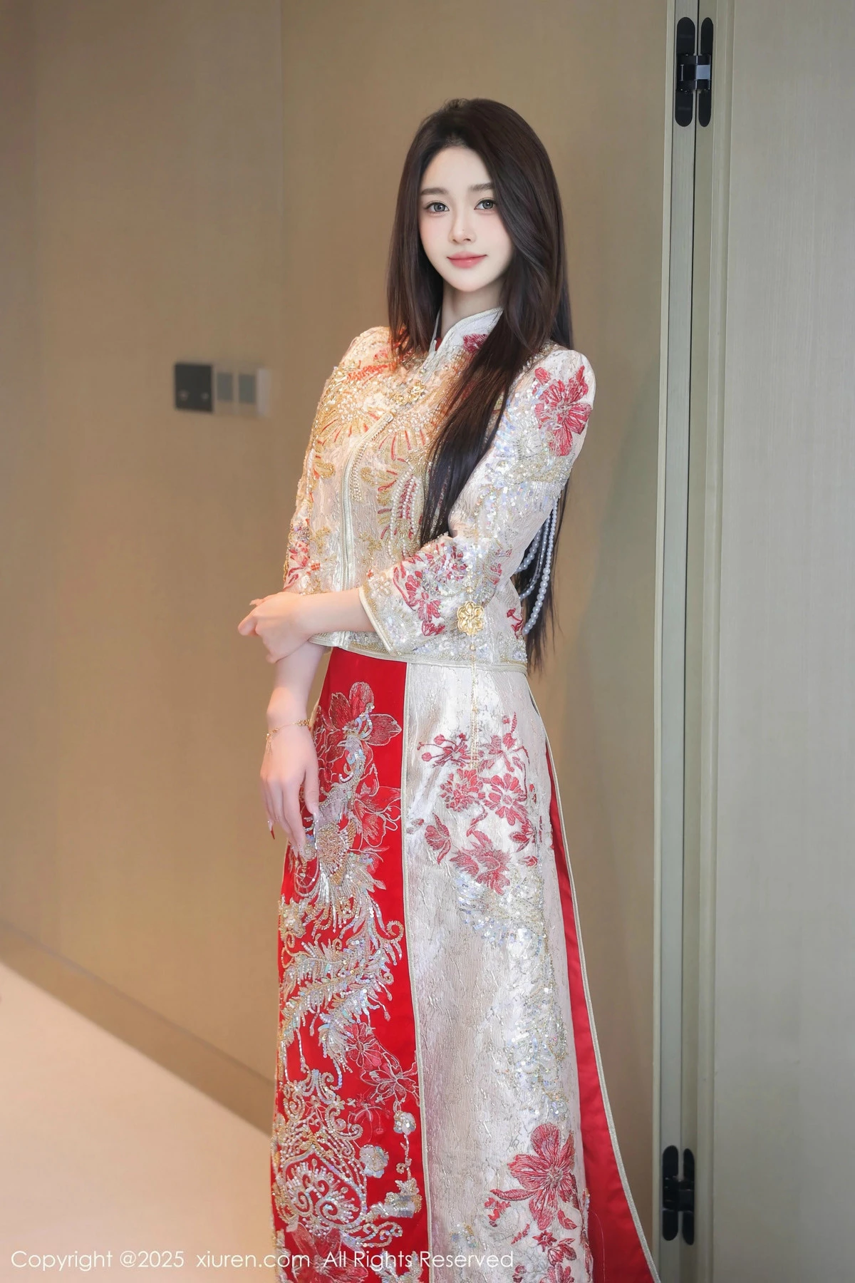 Candy糖糖性感喜庆服饰露红色情趣服饰秀丰腴身材绝美写真 第 4 张