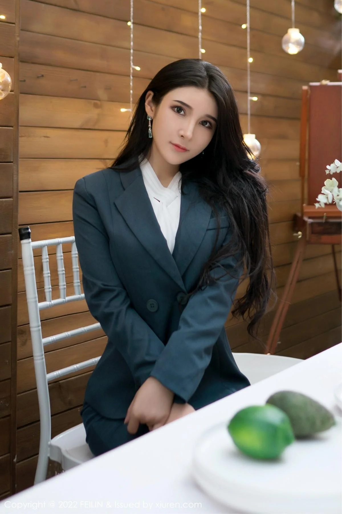 姝姝不是妹妹脱OL职业装露性感白色蕾丝内衣丰满绝美写真 第 10 张