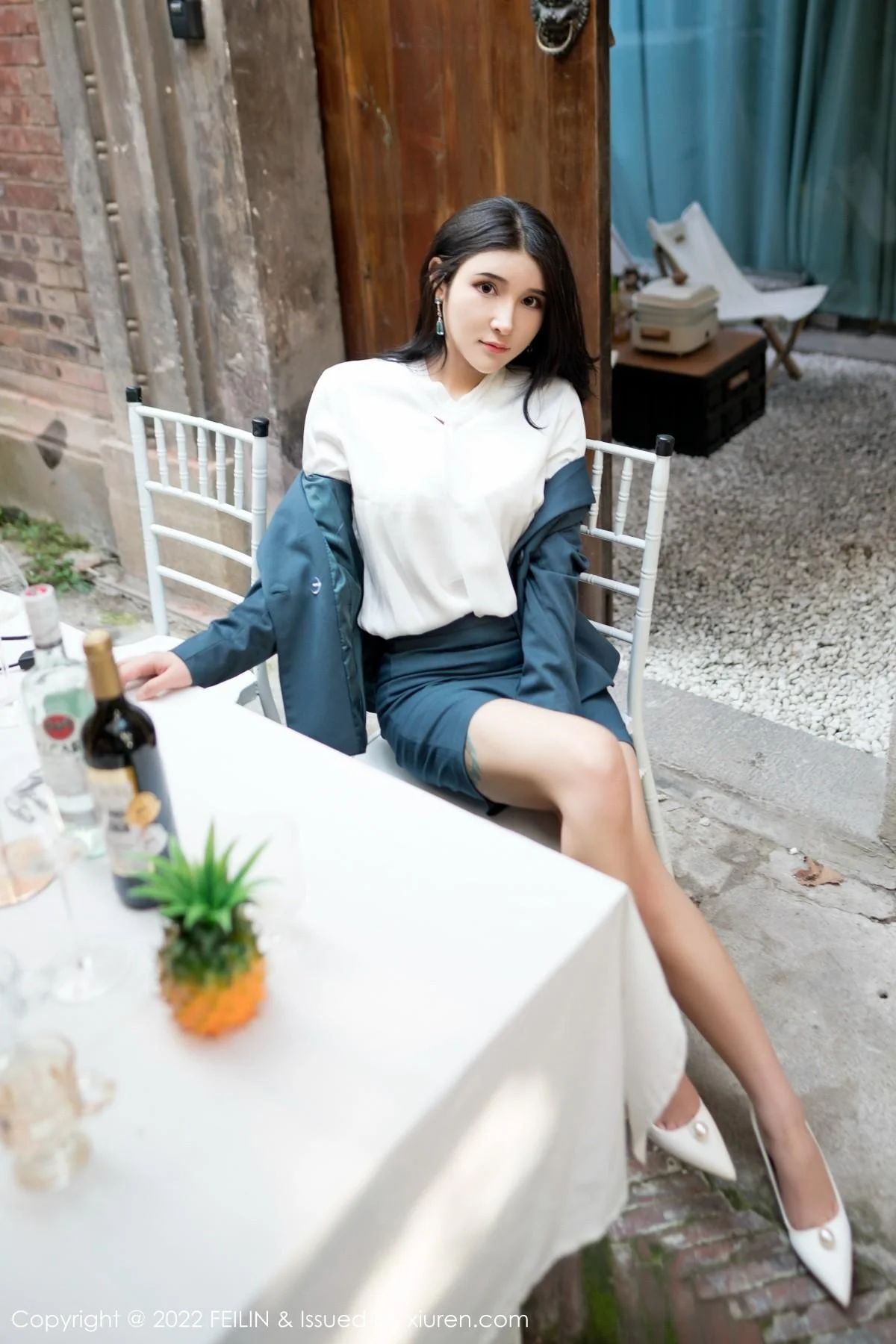姝姝不是妹妹脱OL职业装露性感白色蕾丝内衣丰满绝美写真 第 26 张