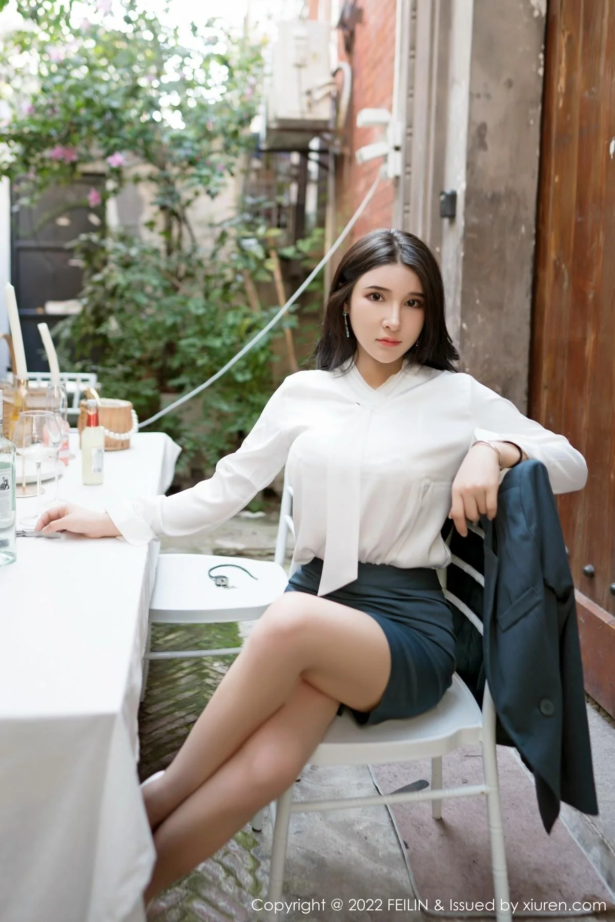 姝姝不是妹妹脱OL职业装露性感白色蕾丝内衣丰满绝美写真 第 31 张