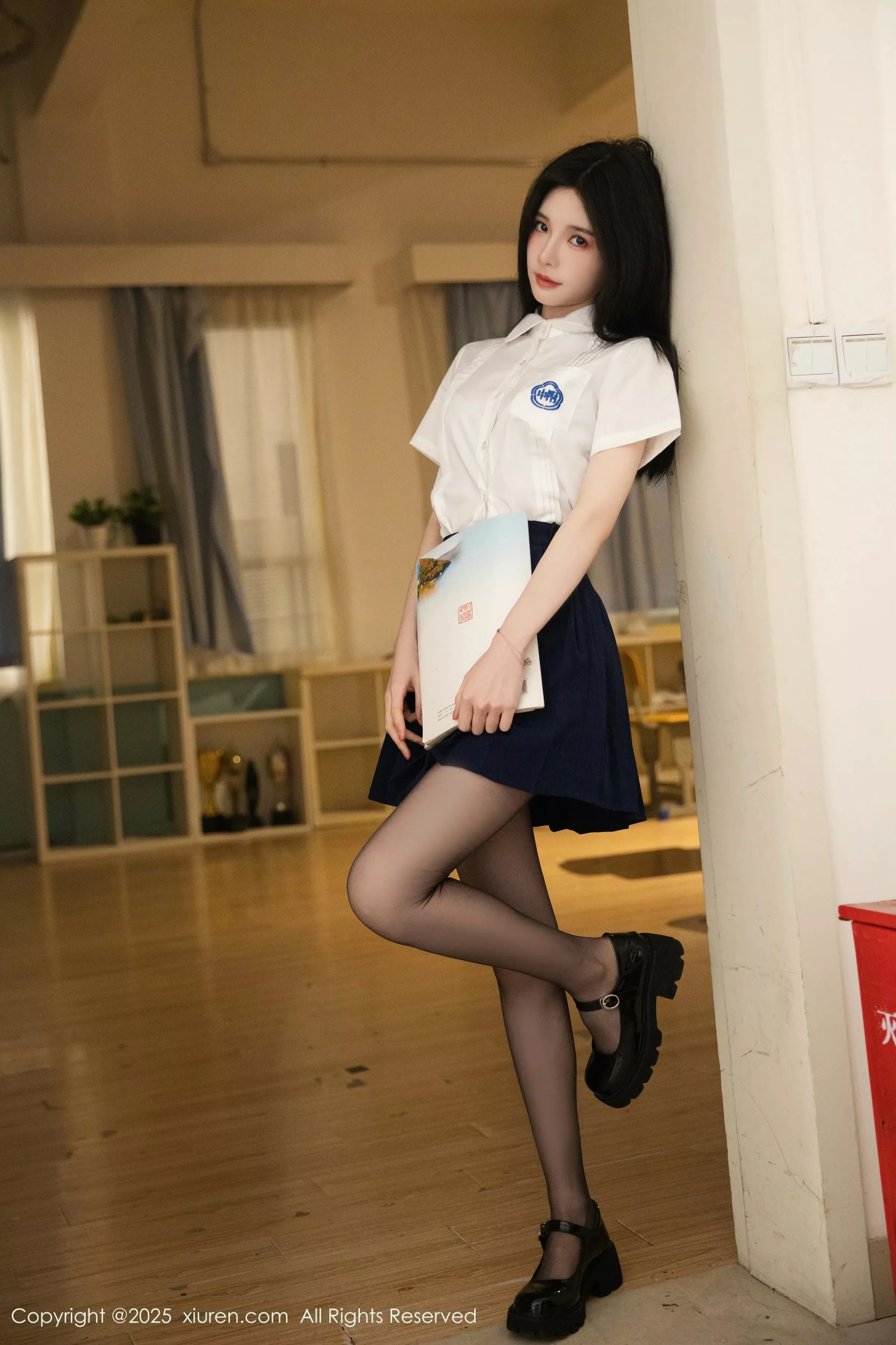 布丁wow性感JK制服露蕾丝内衣配超薄黑丝秀完美身材绝美写真 第 1 张