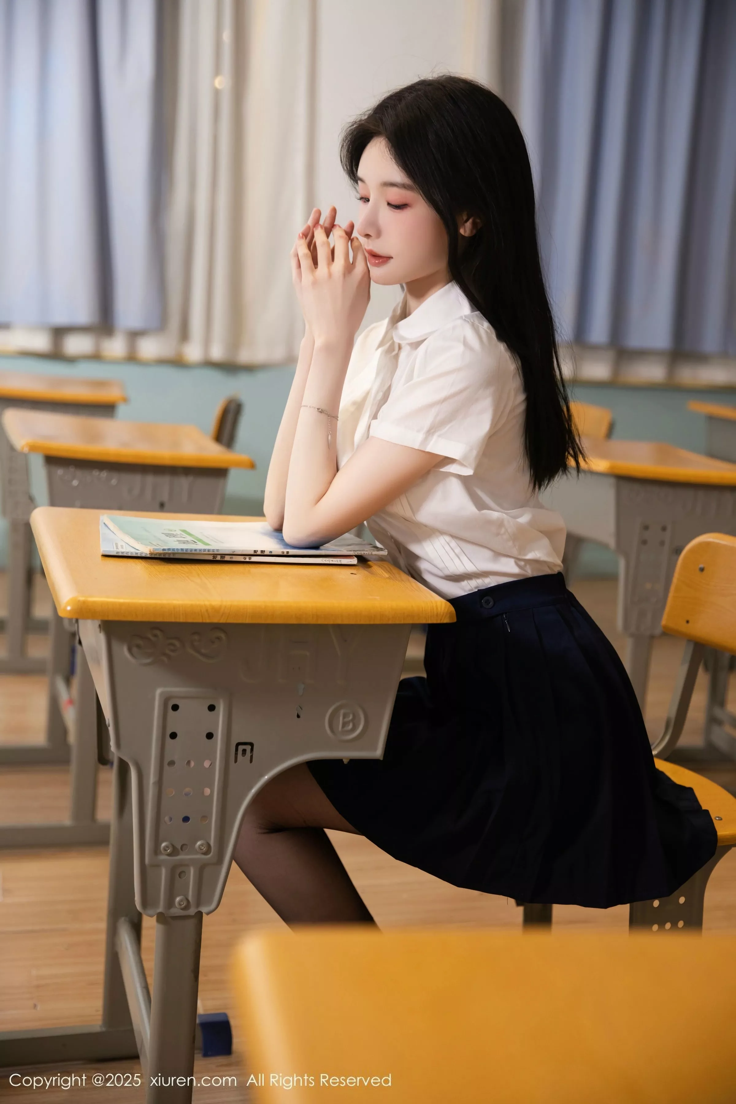 布丁wow性感JK制服露蕾丝内衣配超薄黑丝秀完美身材绝美写真 第 20 张