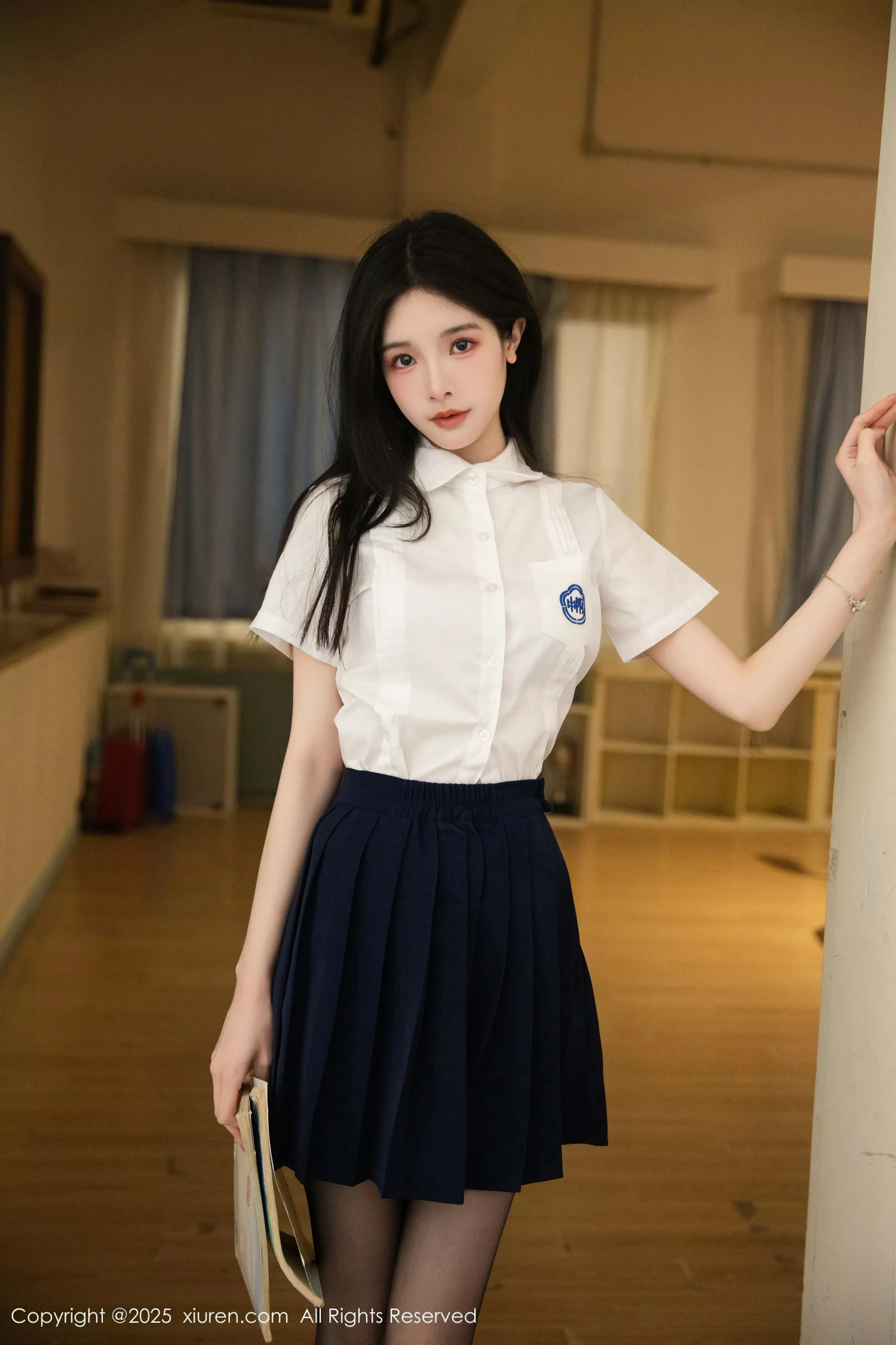布丁wow性感JK制服露蕾丝内衣配超薄黑丝秀完美身材绝美写真 第 3 张